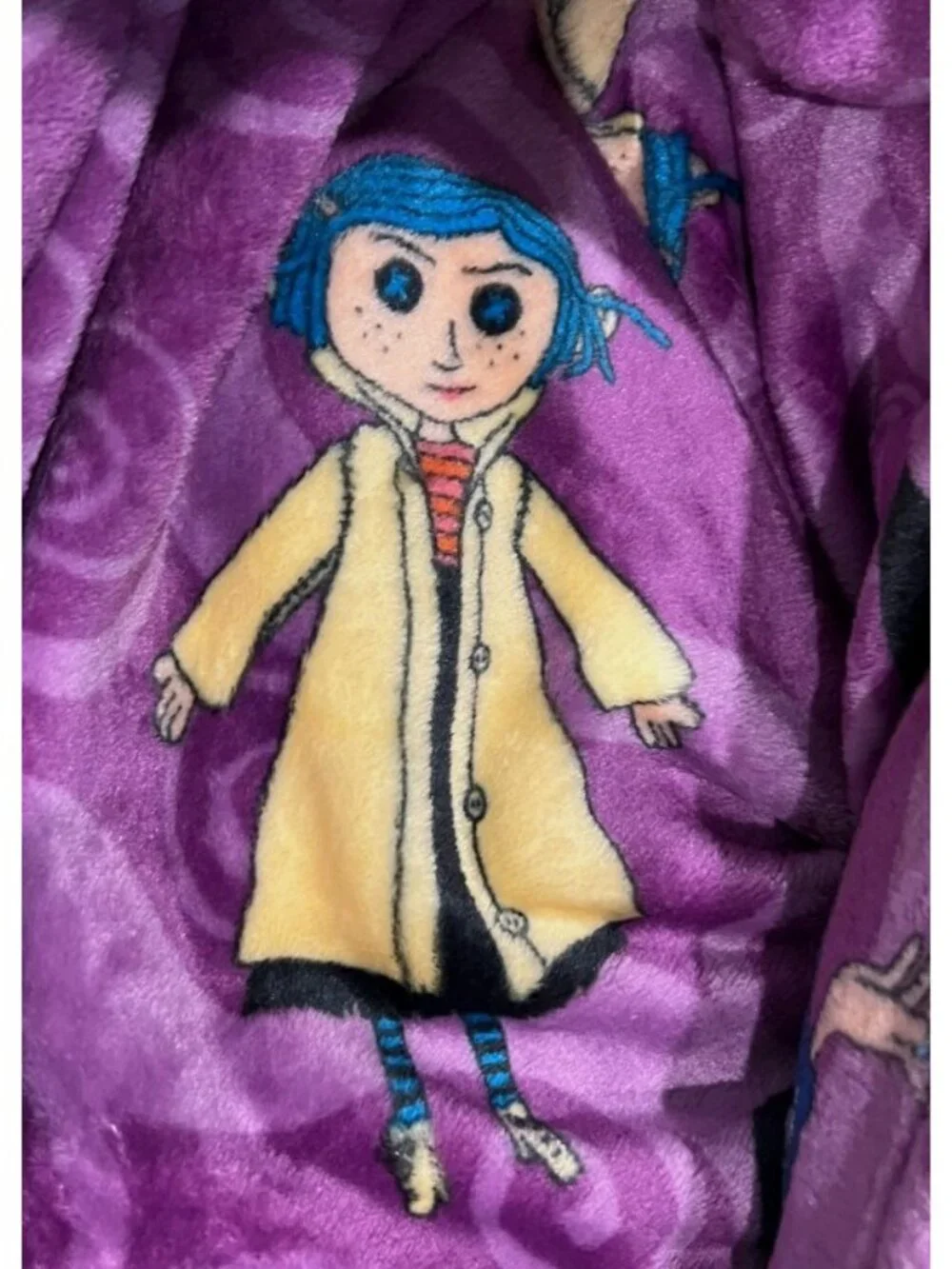 Coraline Soft Plush Throw Blanket 50 x 70 Purple Black Cat Buttons Laika NWT
